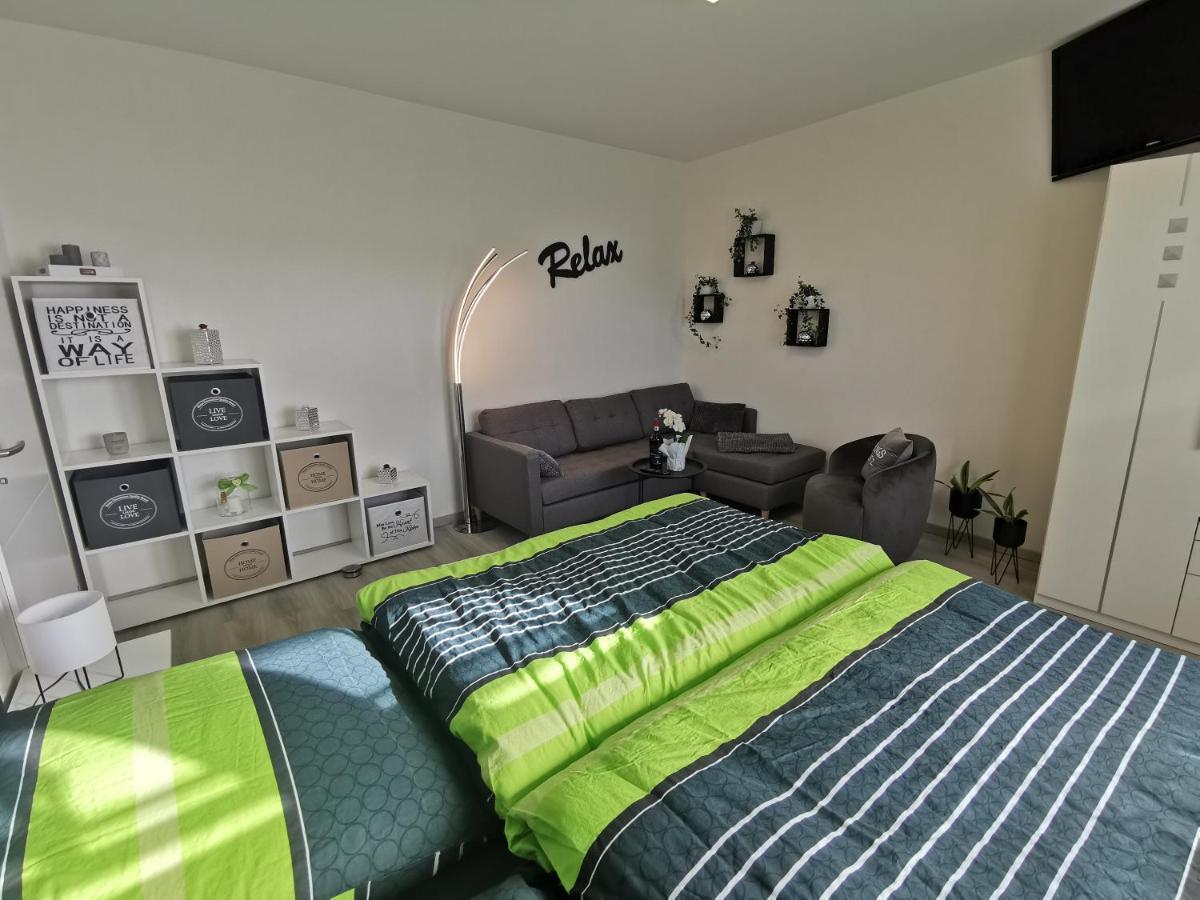 Ferienwohnung Am Dock Apen Esterno foto